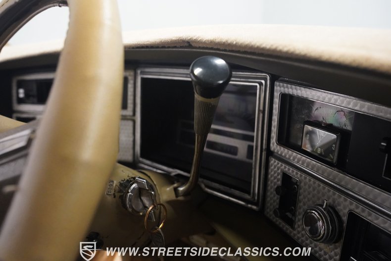 Unknown-Riviera-1971-Comet-Gold-Sandal-Wood-47