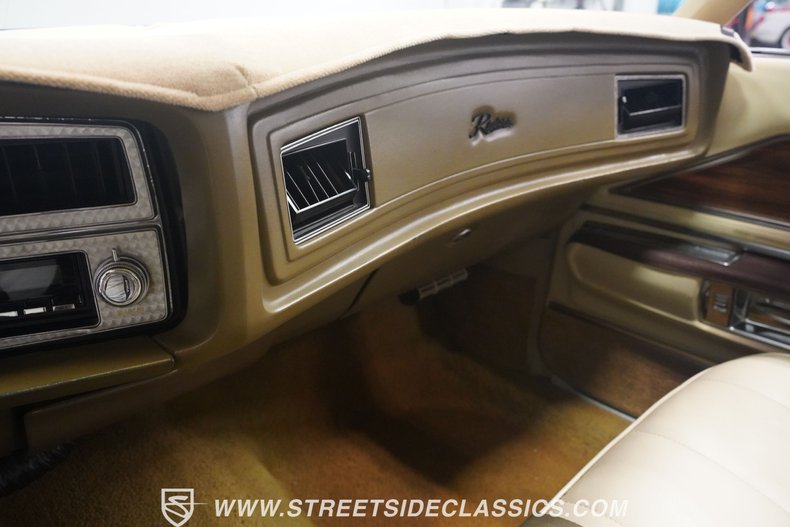 Unknown-Riviera-1971-Comet-Gold-Sandal-Wood-9
