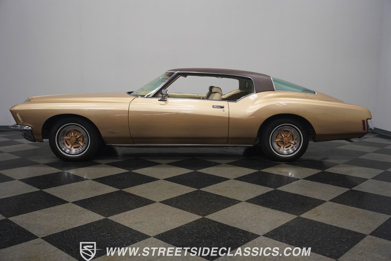 Unknown-Riviera-1971-Comet-Gold-Sandal-Wood