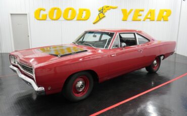 Unknown-Road-runner-1968-Matador-Red-Black-1