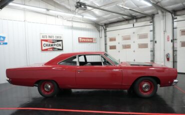 Unknown-Road-runner-1968-Matador-Red-Black-15