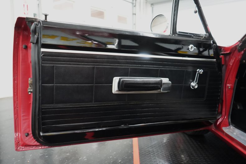 Unknown-Road-runner-1968-Matador-Red-Black-29