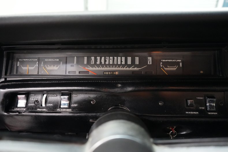 Unknown-Road-runner-1968-Matador-Red-Black-37