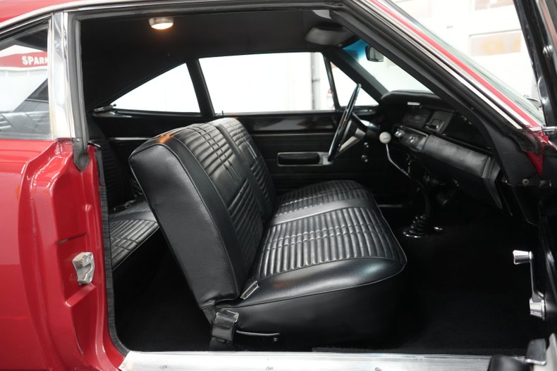 Unknown-Road-runner-1968-Matador-Red-Black-43