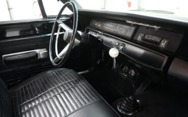 Unknown-Road-runner-1968-Matador-Red-Black-47