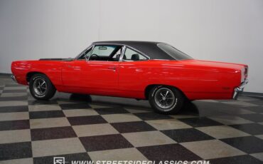 Unknown-Road-runner-1969-Barracuda-Orange-Black-19