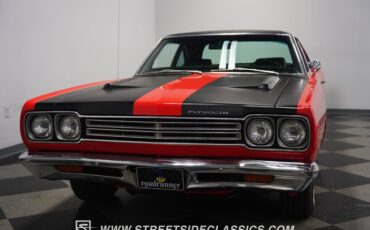 Unknown-Road-runner-1969-Barracuda-Orange-Black-30