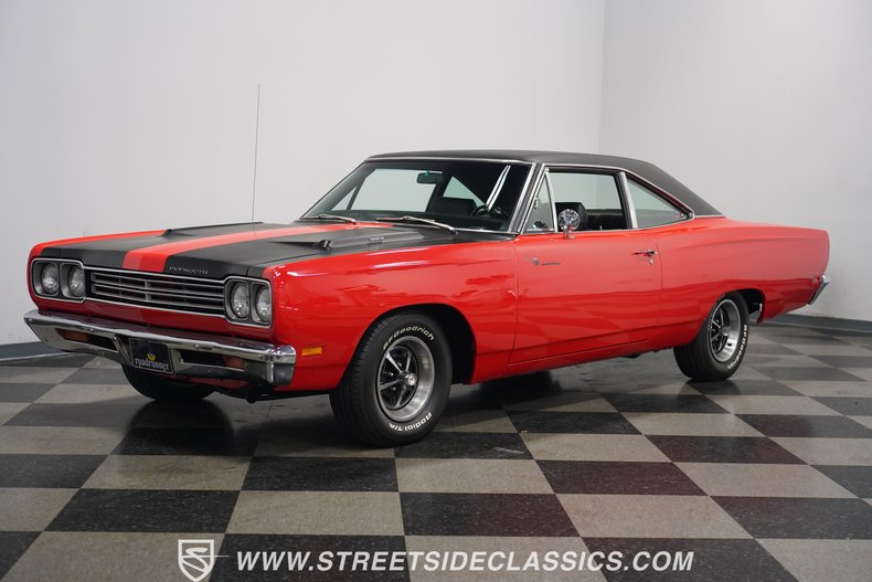 Unknown-Road-runner-1969-Barracuda-Orange-Black-4