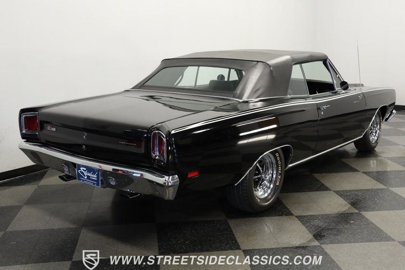 Unknown-Road-runner-1969-Black-Velvet-Black-23
