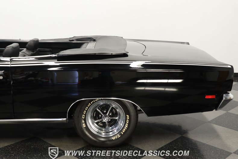 Unknown-Road-runner-1969-Black-Velvet-Black-3