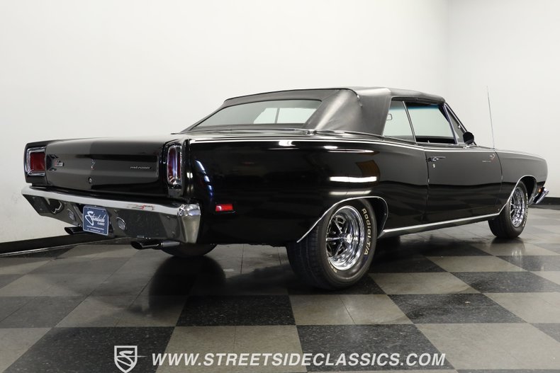 Unknown-Road-runner-1969-Black-Velvet-Black-35