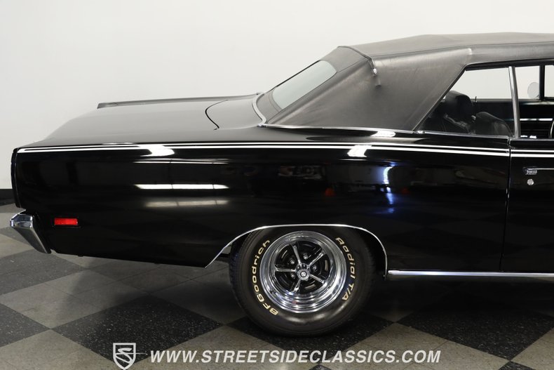 Unknown-Road-runner-1969-Black-Velvet-Black-36