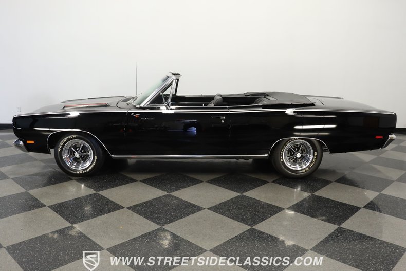 Unknown-Road-runner-1969-Black-Velvet-Black