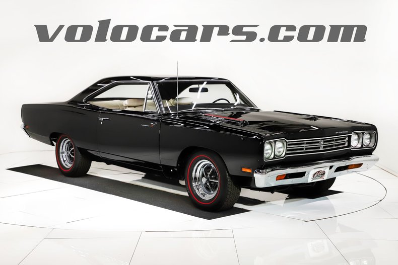 Unknown-Road-runner-1969-Black-Velvet-White-10
