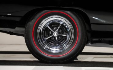 Unknown-Road-runner-1969-Black-Velvet-White-14