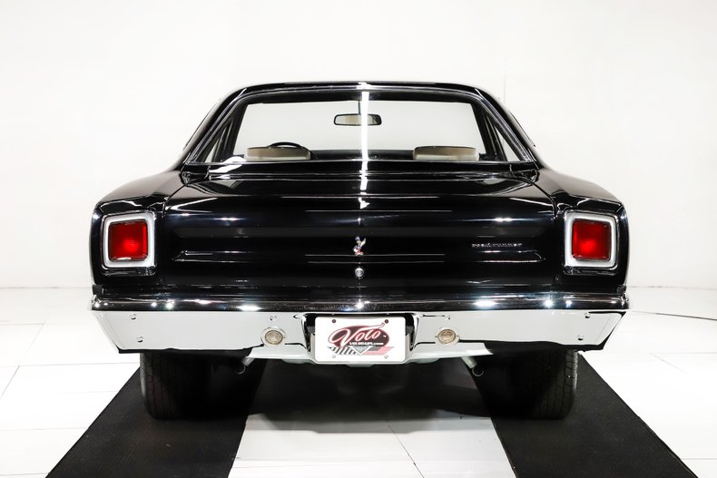 Unknown-Road-runner-1969-Black-Velvet-White-15