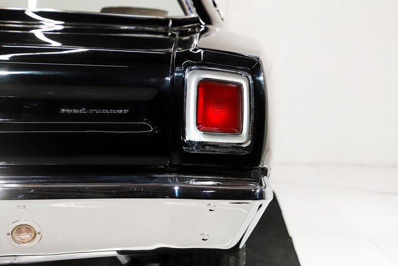 Unknown-Road-runner-1969-Black-Velvet-White-16