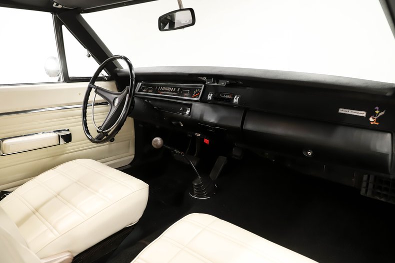 Unknown-Road-runner-1969-Black-Velvet-White-25