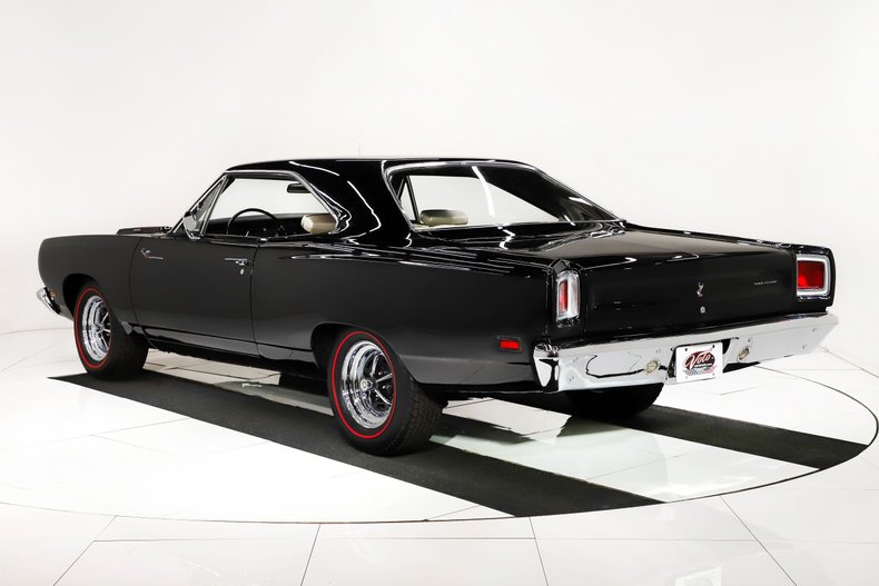 Unknown-Road-runner-1969-Black-Velvet-White-28