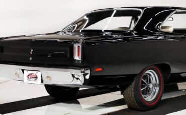 Unknown-Road-runner-1969-Black-Velvet-White-34