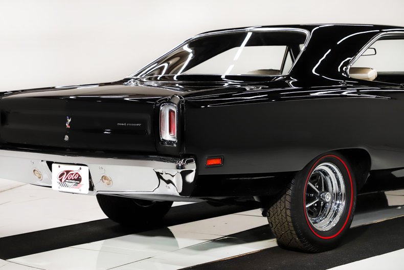 Unknown-Road-runner-1969-Black-Velvet-White-34