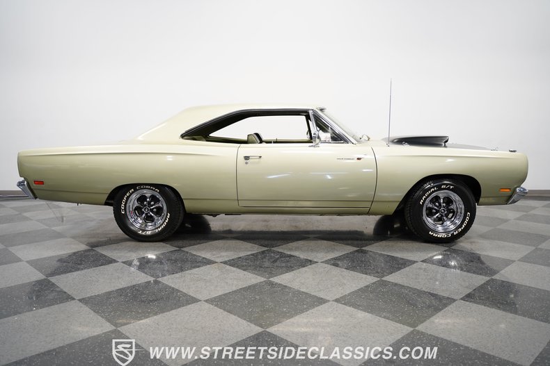 Unknown-Road-runner-1969-Forest-Green-Metalli-Green-1