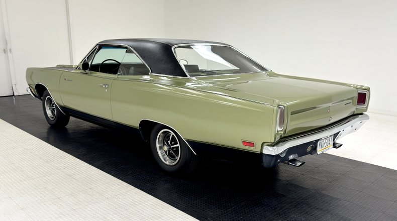 Unknown-Road-runner-1969-Frost-Green-Metallic-Light-Green-1