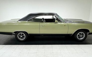 Unknown-Road-runner-1969-Frost-Green-Metallic-Light-Green-10