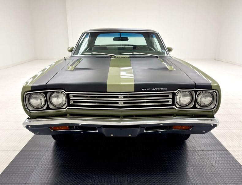 Unknown-Road-runner-1969-Frost-Green-Metallic-Light-Green-12