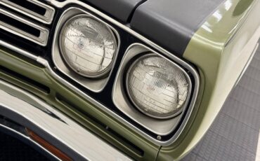 Unknown-Road-runner-1969-Frost-Green-Metallic-Light-Green-14