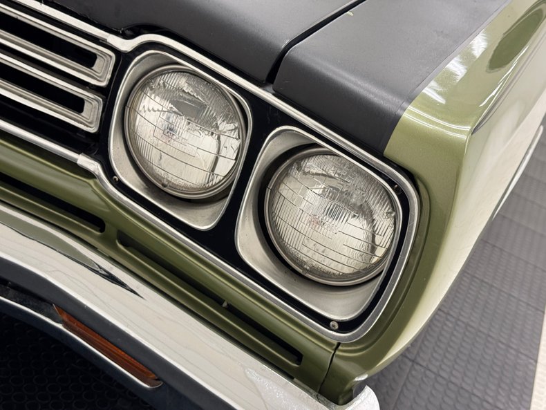 Unknown-Road-runner-1969-Frost-Green-Metallic-Light-Green-14