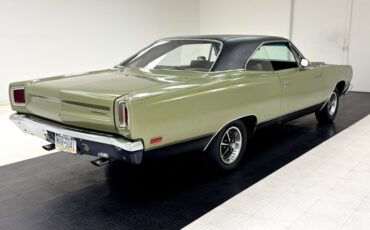 Unknown-Road-runner-1969-Frost-Green-Metallic-Light-Green-3