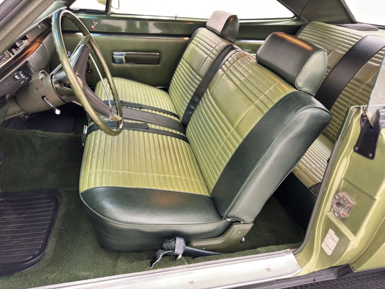 Unknown-Road-runner-1969-Frost-Green-Metallic-Light-Green-35
