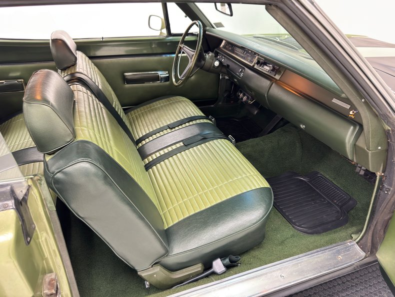 Unknown-Road-runner-1969-Frost-Green-Metallic-Light-Green-39