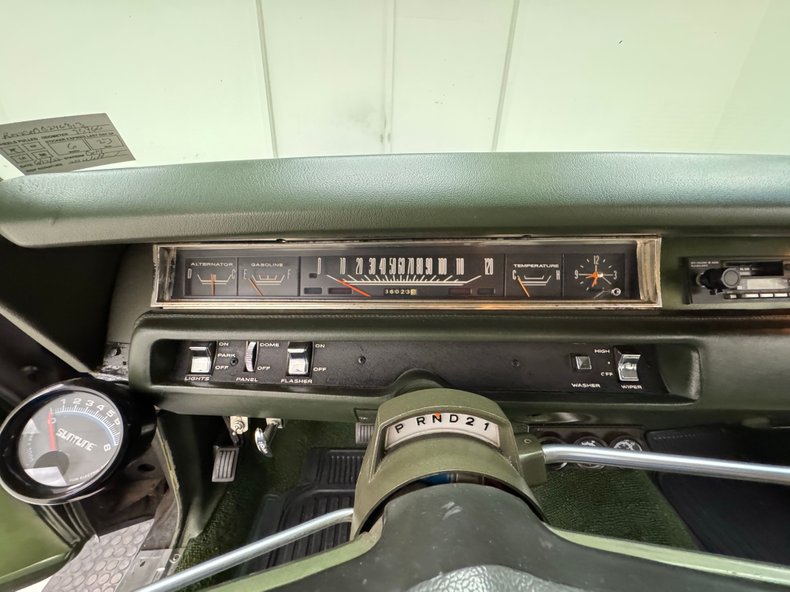 Unknown-Road-runner-1969-Frost-Green-Metallic-Light-Green-43