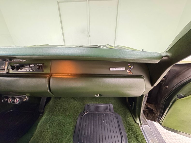 Unknown-Road-runner-1969-Frost-Green-Metallic-Light-Green-47