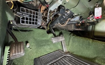 Unknown-Road-runner-1969-Frost-Green-Metallic-Light-Green-49