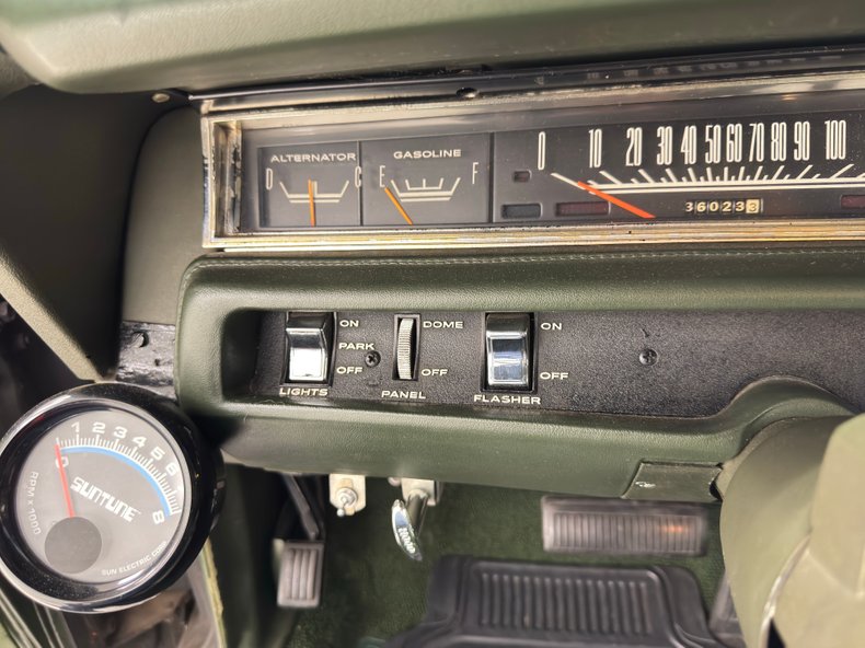 Unknown-Road-runner-1969-Frost-Green-Metallic-Light-Green-8