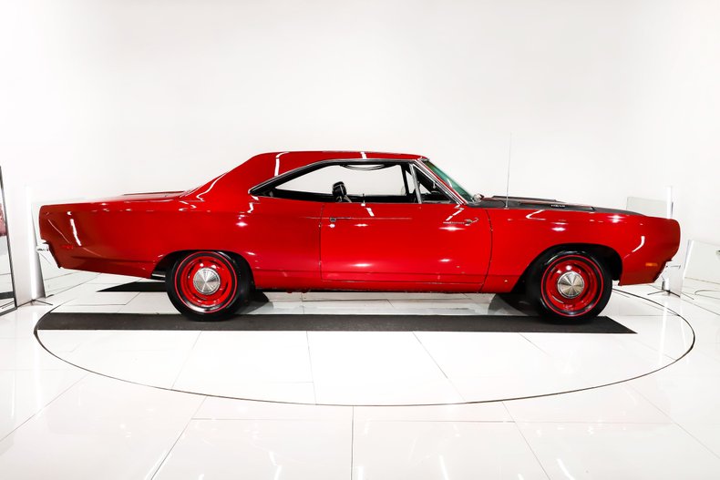 Unknown-Road-runner-1969-Scorch-Red-Black-12