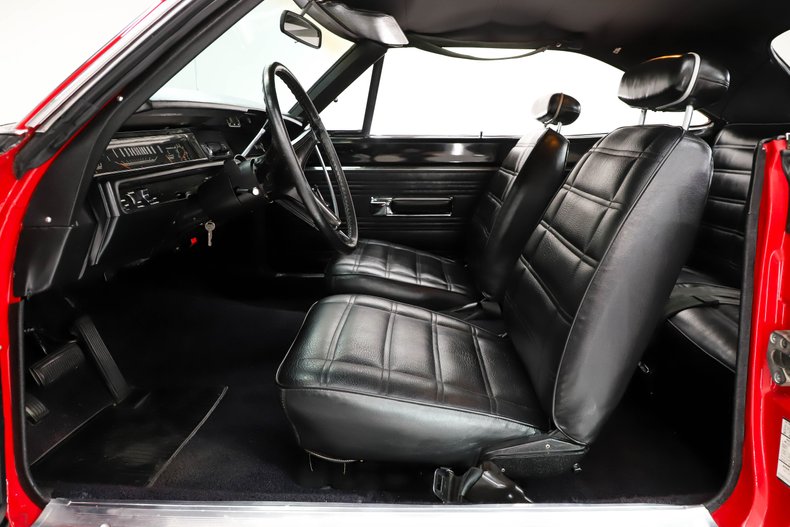 Unknown-Road-runner-1969-Scorch-Red-Black-23