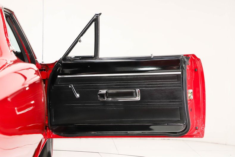 Unknown-Road-runner-1969-Scorch-Red-Black-28