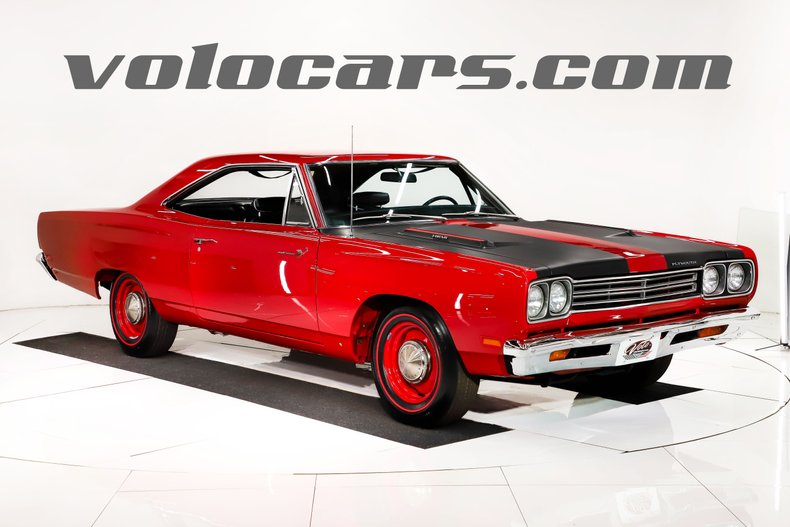 Unknown-Road-runner-1969-Scorch-Red-Black-40