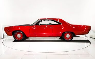 Unknown-Road-runner-1969-Scorch-Red-Black-42