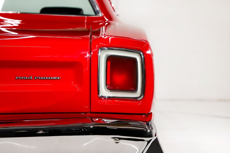 Unknown-Road-runner-1969-Scorch-Red-Black-45