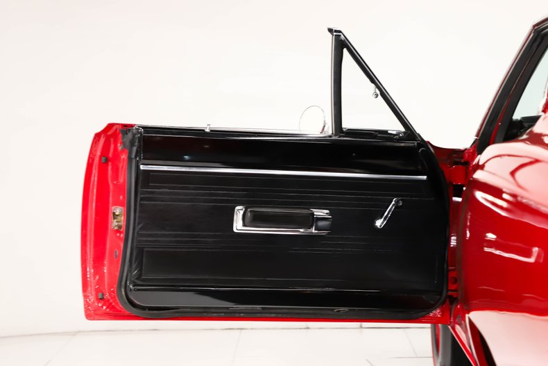Unknown-Road-runner-1969-Scorch-Red-Black-5