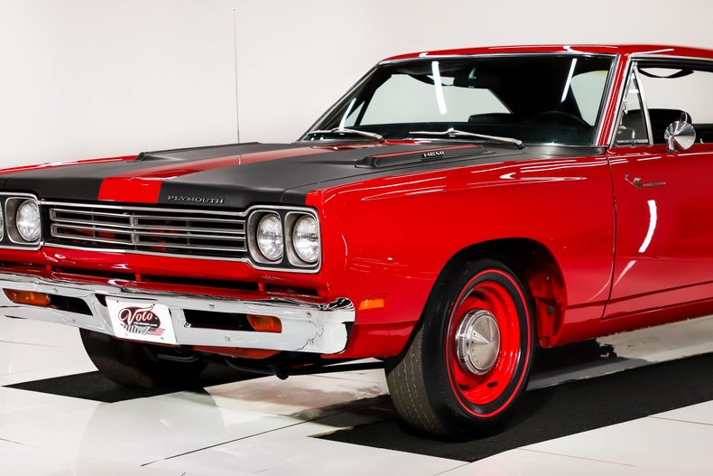 Unknown-Road-runner-1969-Scorch-Red-Black-8