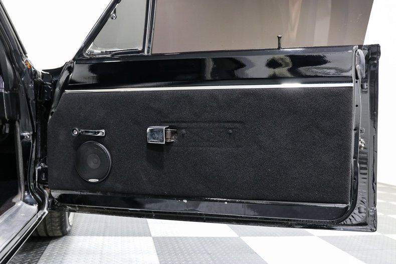 Unknown-Road-runner-1970-BLACK-BLACK-16