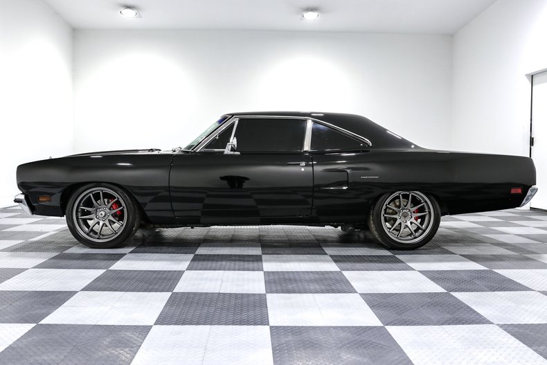 Unknown-Road-runner-1970-BLACK-BLACK-4