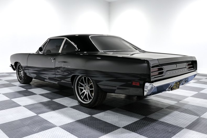 Unknown-Road-runner-1970-BLACK-BLACK-5
