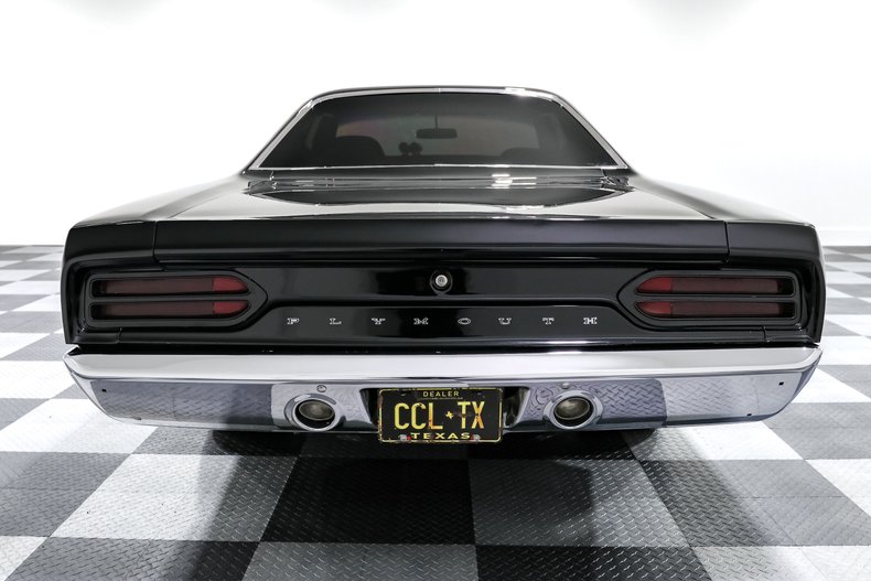 Unknown-Road-runner-1970-BLACK-BLACK-6
